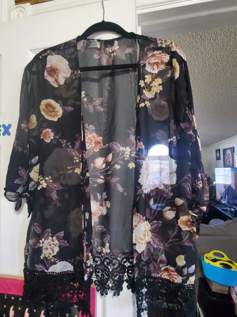 iris Black Sheer Floral Lace-Trim Kimono Robe